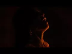 Trẻ sec nhat ban khong che và tò mò rượu