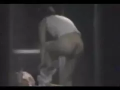 Còng sex không che nhật tay tù nhân